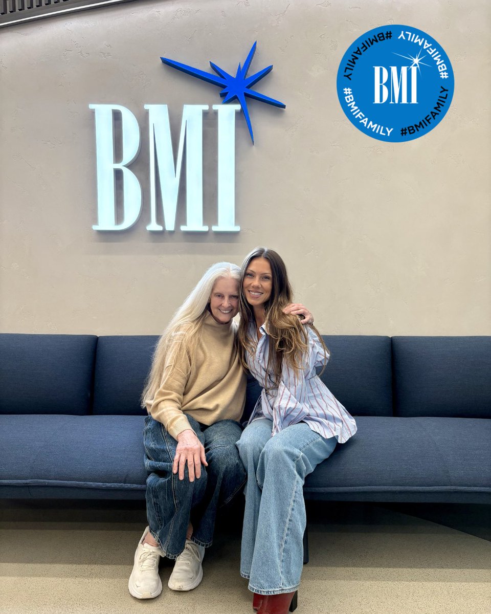 bmi's tweet photo. It was a pleasure having @GeorgiaKu stop by the #BMILA office! Georgia and our VP, Worldwide Creative, #BarbaraCane discussed all-things music and much more! ✨🎶
Listen to Georgia’s latest album, Bye Bye Blues, on Spotify! #BMIFamily https://t.co/JcNlGGtRNo