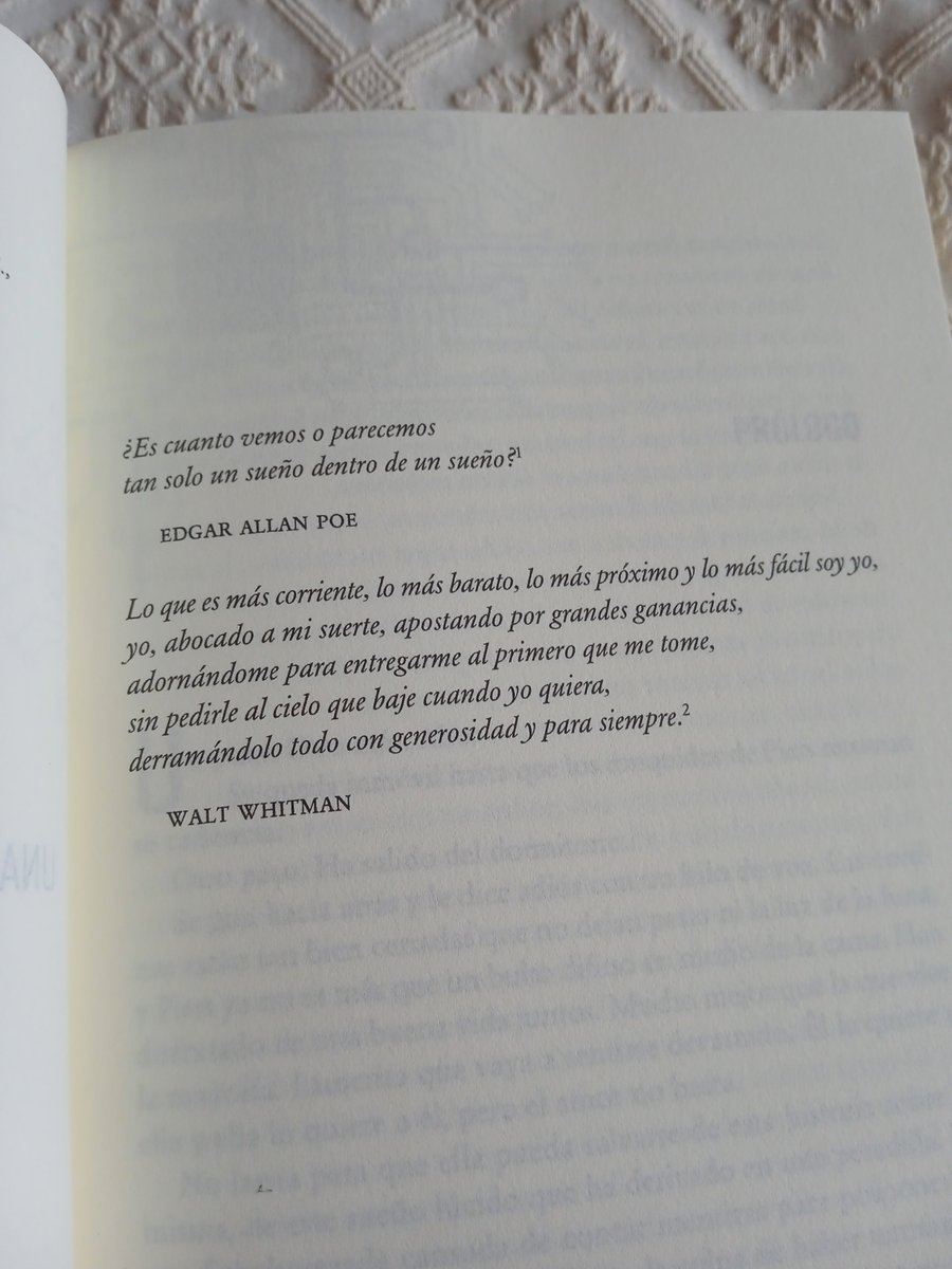 Que ganas tenía de este libro 🕵️‍♀️💻 En un mundo en manos de la inteligencia mecánica y donde la realidad de difumina en lo digita, la hacker Julia Z tiene que volver a la acción. Lo nuevo de <a href="/kyliu99/">Ken Liu</a> es el tecnothriller Cuanto vemos o parecemos, que publica <a href="/LeeRunas/">Lee Runas</a> este marzo📖
