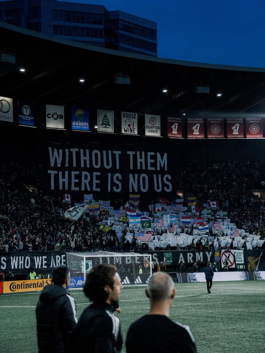 Antifa_Ultras tweet media