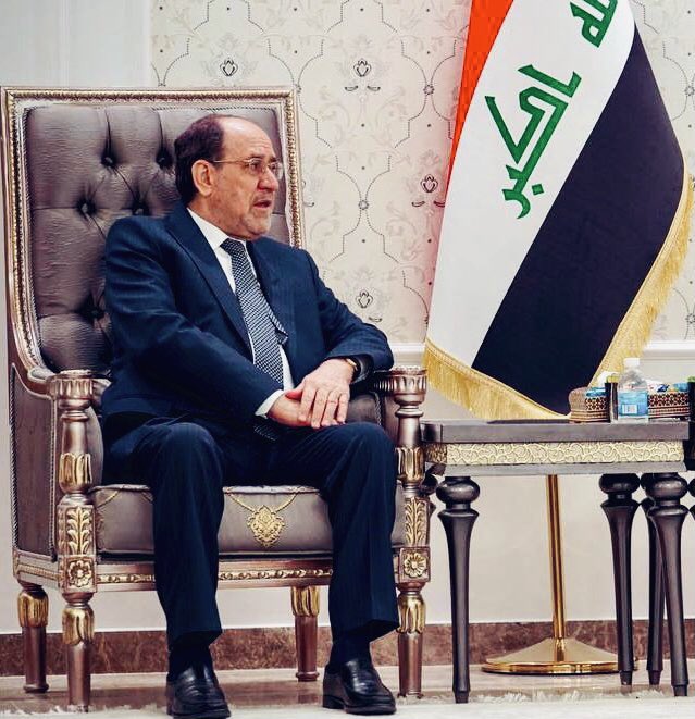 أكثر شخصية عانت من الغدر ونكران الجميل هو الزعيم المالكي، ولكن بعد كل تجربة خذلان يخرج أقوى ويتصدر المشهد السياسي. وفي كل أزمة تظهر فشلهم، يلجأون إليه لإنقاذهم من عنق الزجاج الذي دخلوه بغبائهم، ثم يعودون للتآمر عليه من جديد.