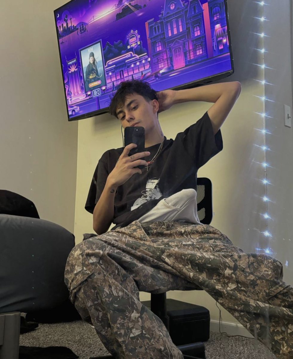 Riley tweet media