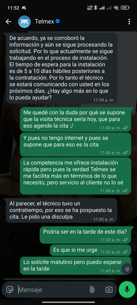 León tweet media