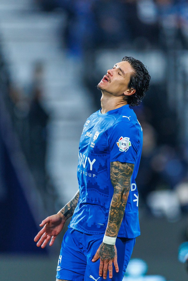 نونيز تم تحويله إلى الآسيوية ..

خلال 6 شهر فقط أكثر من 50 مليون يورو يتم تحويلها إلى الآسيوية !!

نونيز سيلعب الآسيوية فقط وقبله لودي غادر بسبب أنه لن يجد فرصة للعب بعد قدوم ثيو هيرنانديز 

المحصلة أن بعض قرارات الهلال في التعاقدات تدار بعشوائية !!!

:

#جوكر_شيل_ودي