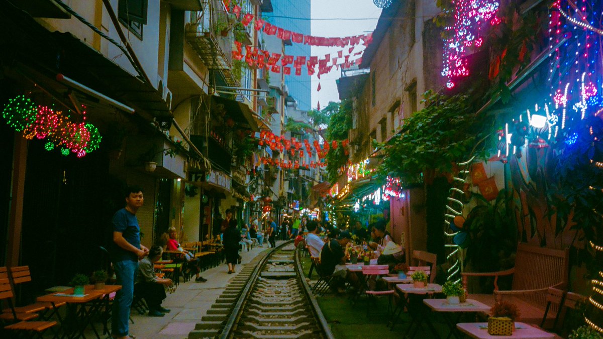 eamonsphotoss's tweet photo. Vietnam on 35mm film https://t.co/IEbnFy10t9