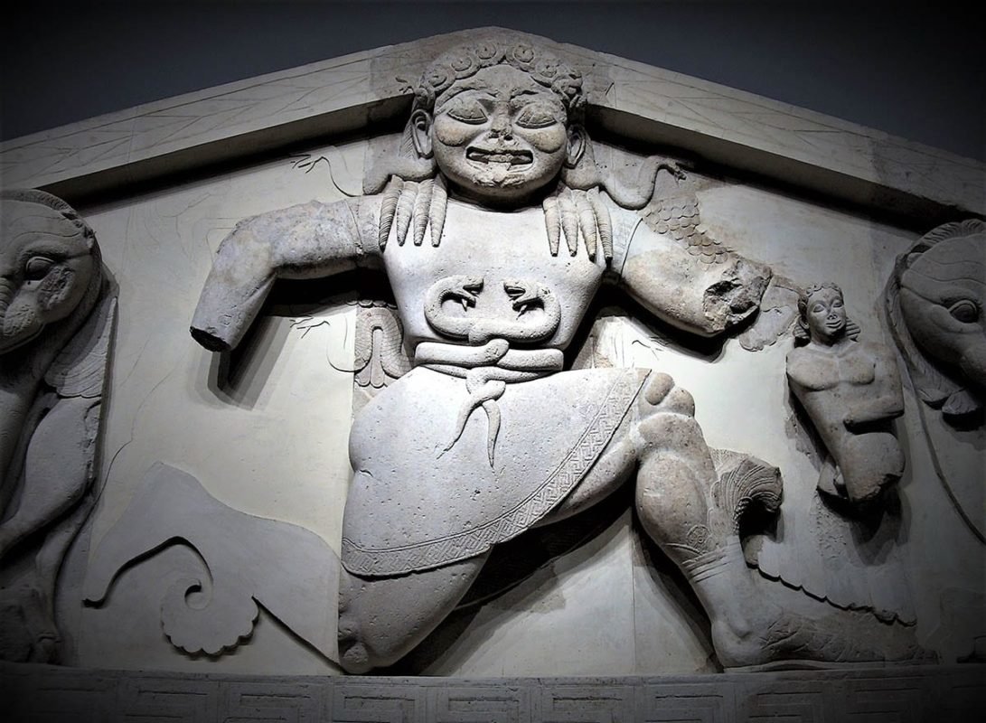 Perseus used his shield as a mirror, to "see Medusa". #Medusa is what we currently know as the kneeler #Herculesconstellation. This is my own work/research. Straight through draco "on the other side" in her famous pose. #corfu #artemistemple #thekneeler