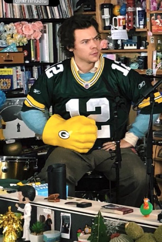 everyone wondering why he chose wisconsin as if he isn’t the #1 cheesehead