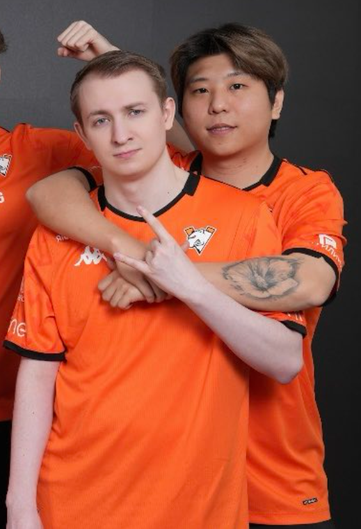 RememberMe_OW's tweet photo. Me and my duo fr https://t.co/rfcnkxJtFd