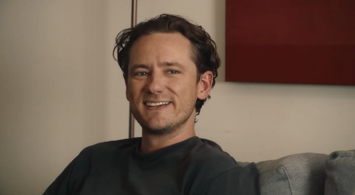 lewis in guzzle buddies <3