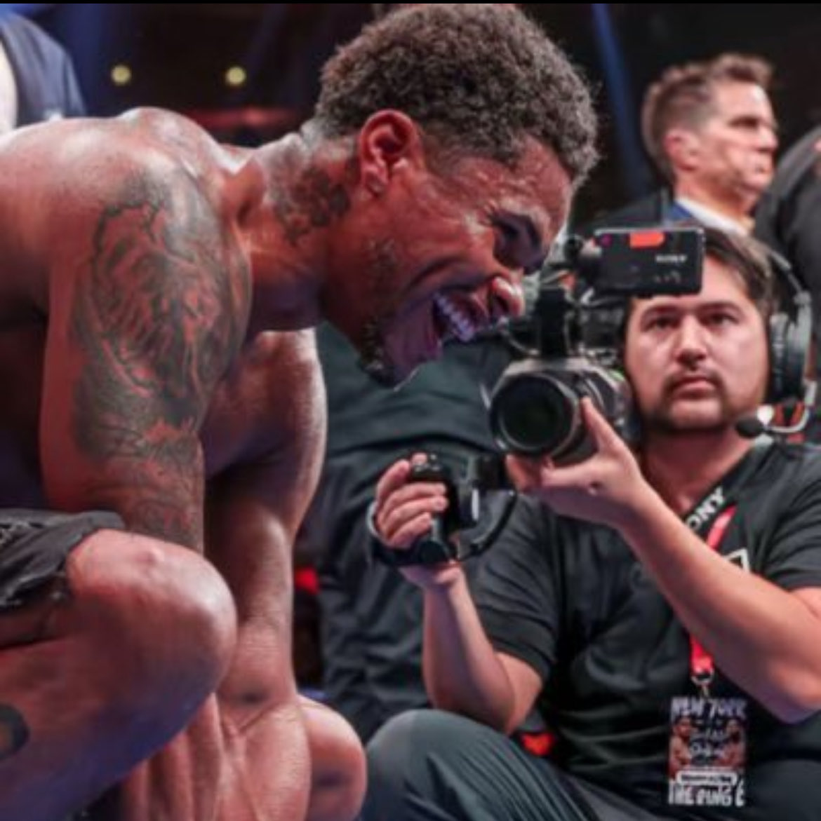 #StreetsDead tweet media