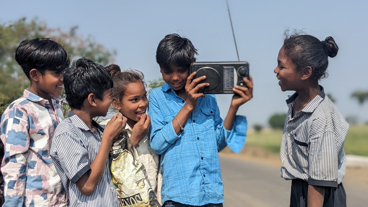 Little joys of listening to radio, image shared by Youth4Children volunteer from Dhar in Madhya Pradesh. #WorldRadioDay #UNESCO #UNICEF <a href="/worldradioday/">UNESCO World Radio Day</a>