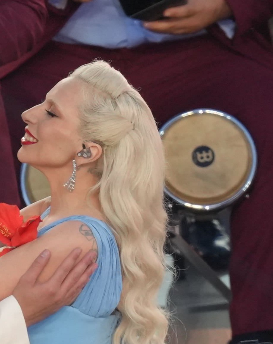 lady gaga supreme (@hausofbitchs) on Twitter photo 