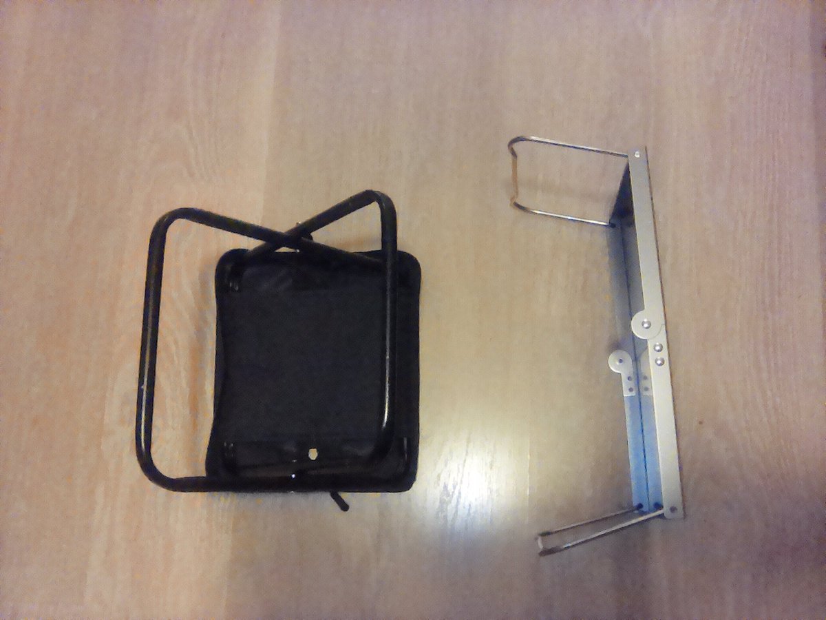 Je viens de faire un achat tout léger en aluminium et surtout pliable : un tabouret et une table basse. #rando