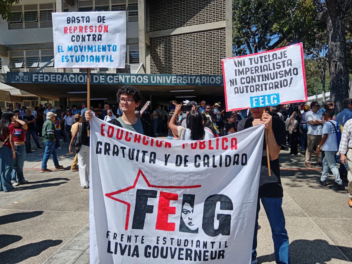 FELG_Nacional's tweet photo. #12Feb El frente Estudiantil Livia Gouverneur participa en las movilizaciones de los estudiantes en la UCV, en conmemoración del día de la Juventud, por la defensa de la educación publica y gratuita, y rechazando la represión contra el movimiento estudiantil https://t.co/qjWZvp1DD2