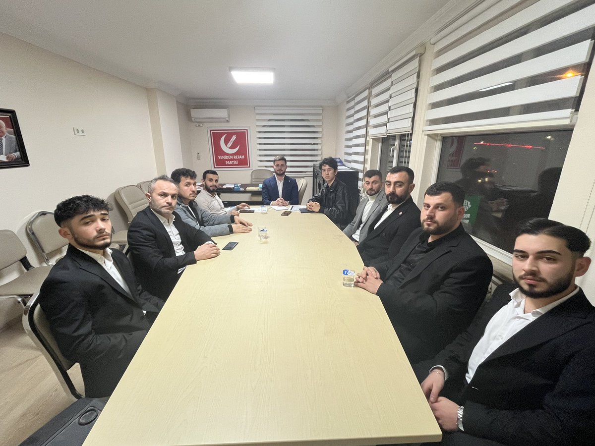 gencrefahkcl's tweet photo. Kocaeli Gençlik Kolları İl Başkanlık Divanı Toplantımızı İl Gençlik Kolları Başkanımız Furkan Akgüneş riyasetinde gerçekleştirdik. https://t.co/QIXAfqybUx