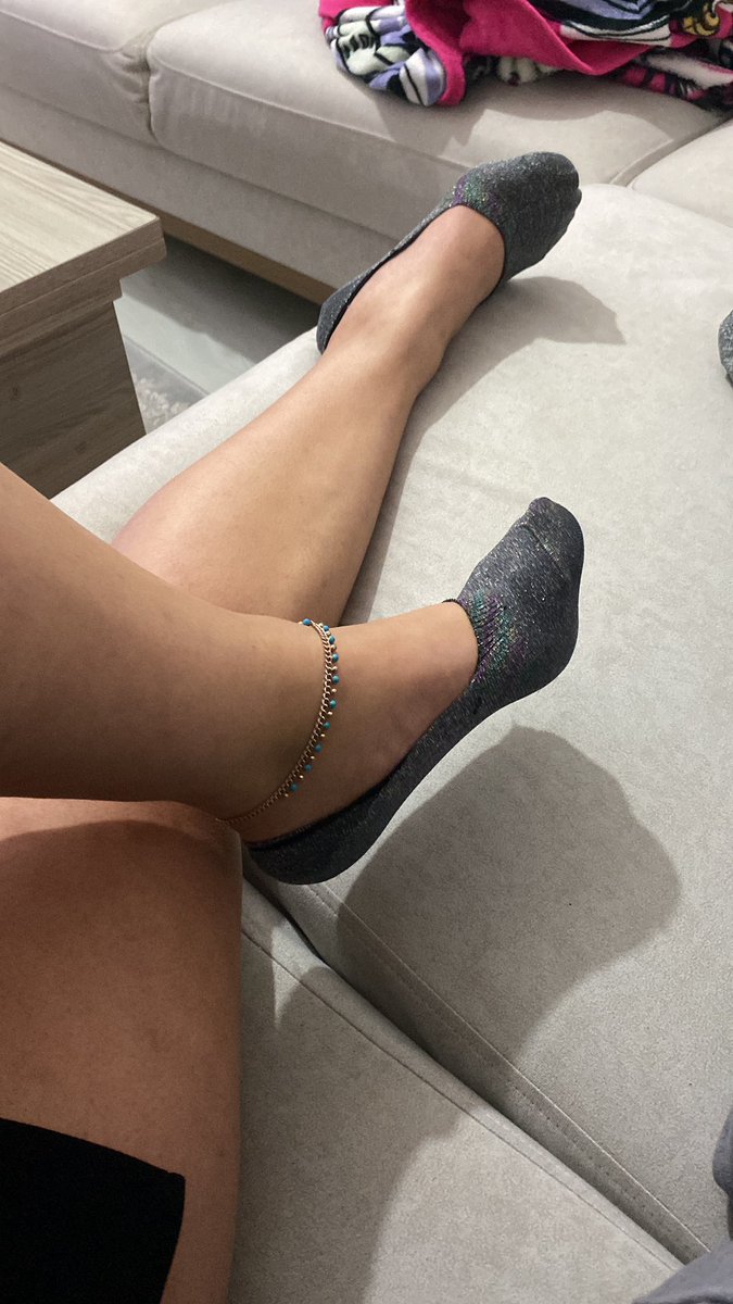 13 şubat cuma kendi yerimde seans kabul edeceğim dm 
#da #DarkFantasy #footfetısh #mıstress