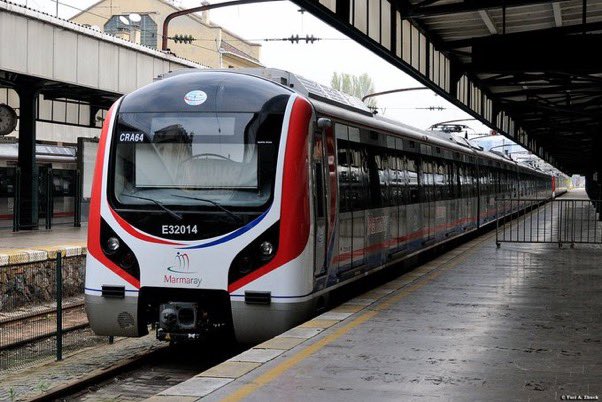 Dün emeklilere ve asgari ücretlilere yaptıkları iki kuruşluk zammı, bugün Marmaray’a ve toplu taşımaya yaptıkları zamlarla geri alıyorlar.

Yani bir topluma “mal” muamelesi yapmak tam da böyle bir şey.