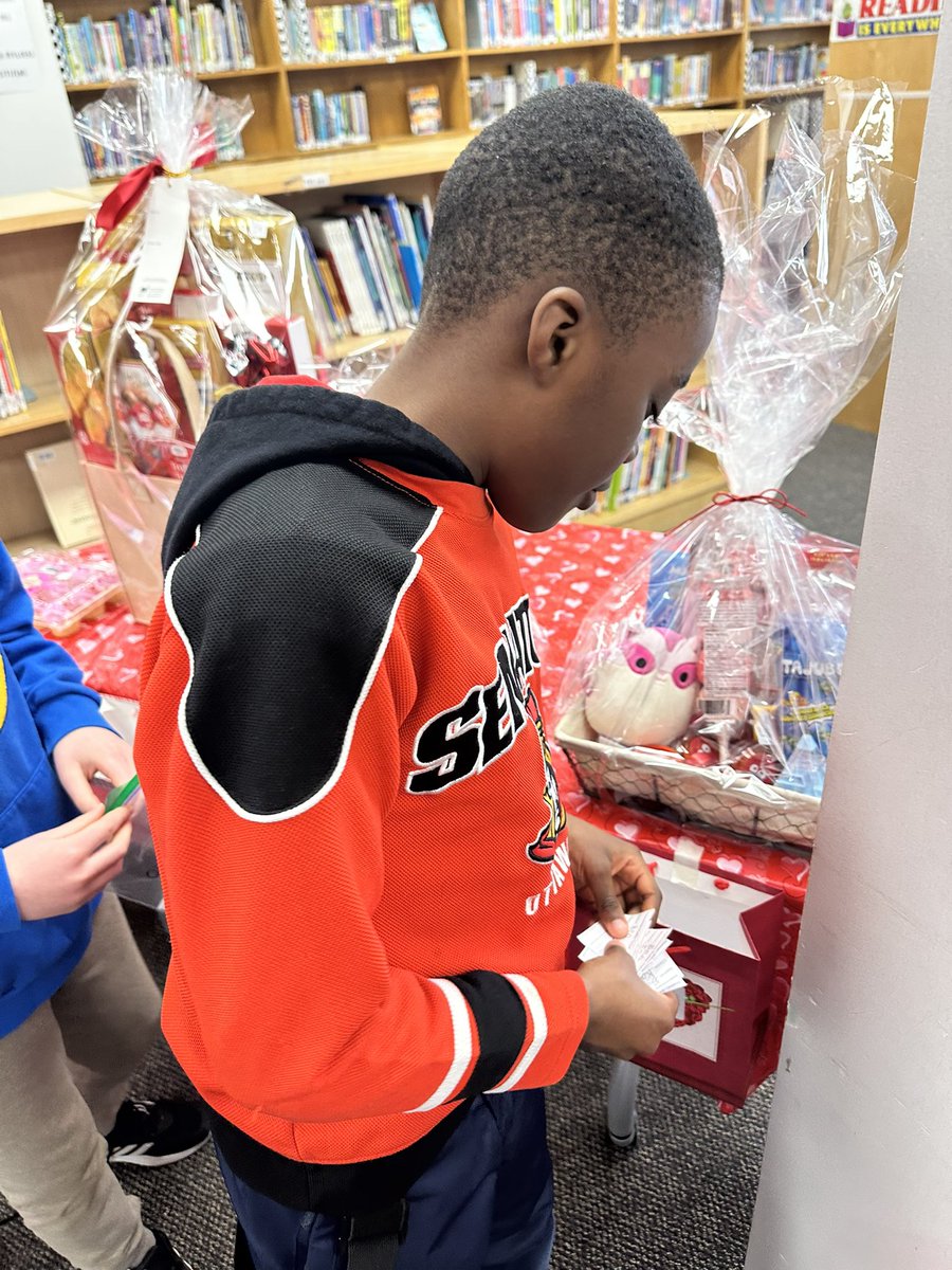 Karena Thompson tweet media