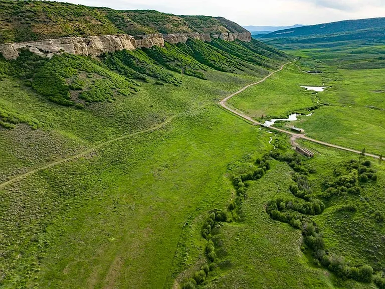 offmarketguys's tweet photo. What's stopping you from buying this 9700 acre ranch in Colorado for $65m with your best friends and escaping the impending AI doom? https://t.co/Y3cjz5u4fo