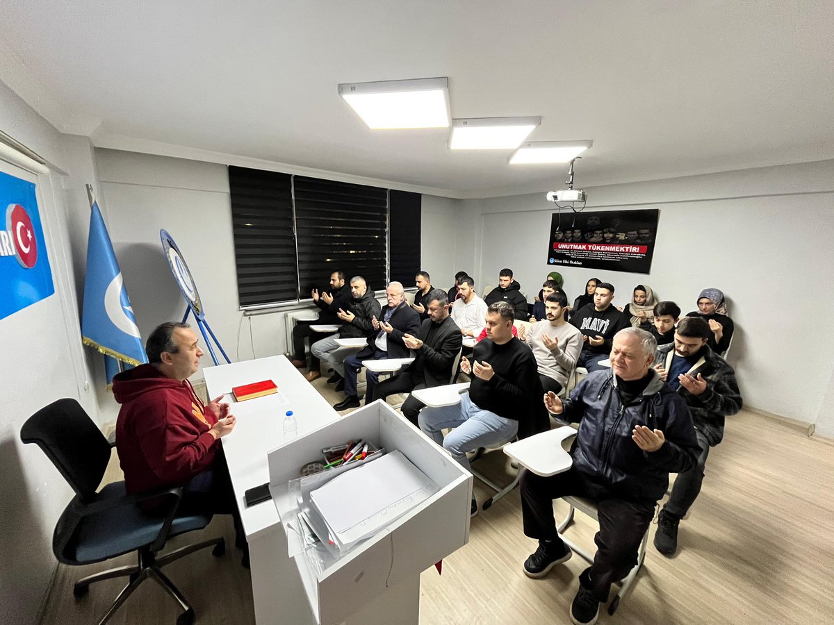 Silivri Ülkü Ocakları olarak her Perşembe gerçekleştirdiğimiz Kur’an-ı Kerim tilavetimizi, geçtiğimiz günlerde Rahmet-i Rahman’a kavuşan Milliyetçi Hareket Partisi Silivri İlçe Başkanı Sayın Hakan Bakmaz’ın kıymetli babası Selahattin Bakmaz için gerçekleştirdik.