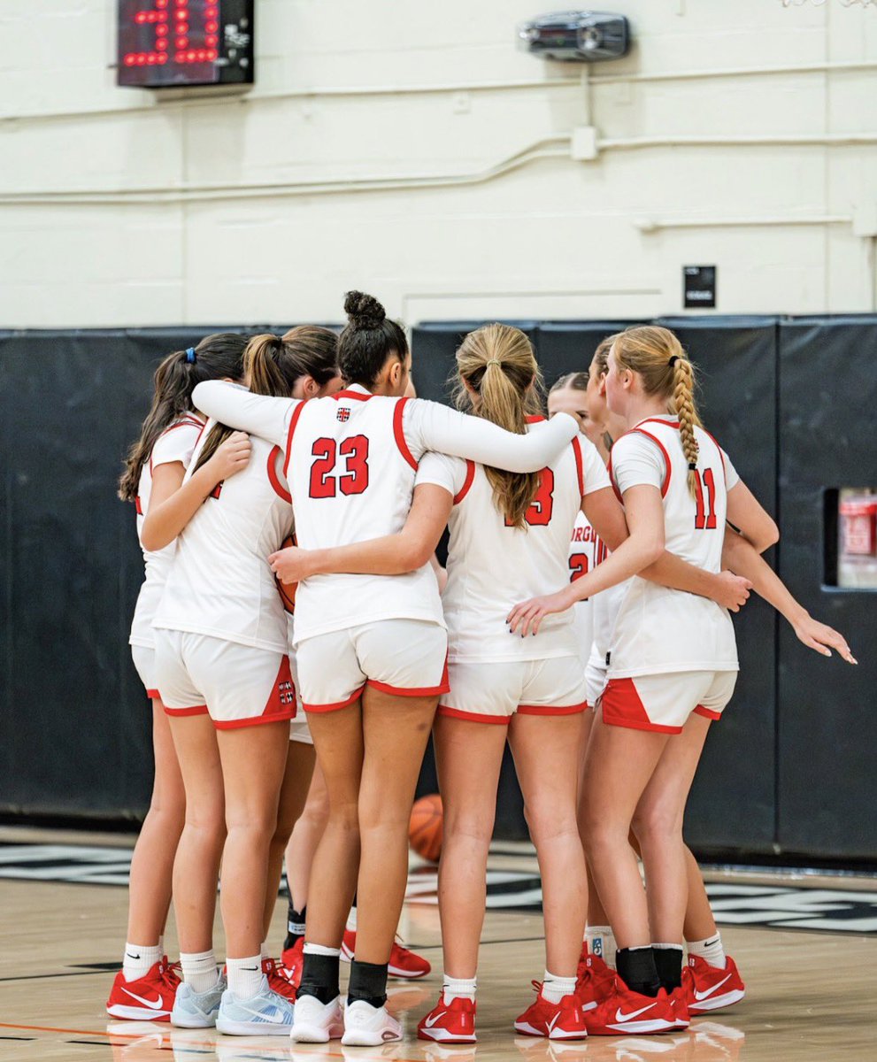 SGgirlshoops's tweet photo. Contributions all down the roster for our win vs BB&amp;N! Finished with 21asts and 11stls!

@giannamnichols 18pts, 5rbs, 6asts
@Payton_scurry 15pts, 5rbs, 3asts
@presleyfoster_ 14pts, 2asts
@kirsten_mckay2 14pts, 5asts, 4stls
@elinfitzgerald1 2pts, 8rbs (5 OBoards 💪), 3stls https://t.co/iNNUaCtqMp