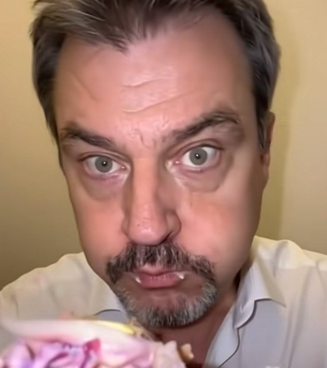 Ich wenn mein Atze mir beim Döni erzählt das er mal Sextraum von mir hatte