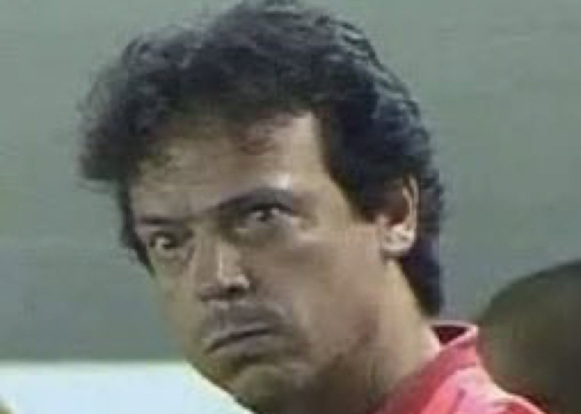 oficialbolafora's tweet photo. Meu chefe vendo eu almoçar no horário de almoço: https://t.co/aZdwvT0Qld
