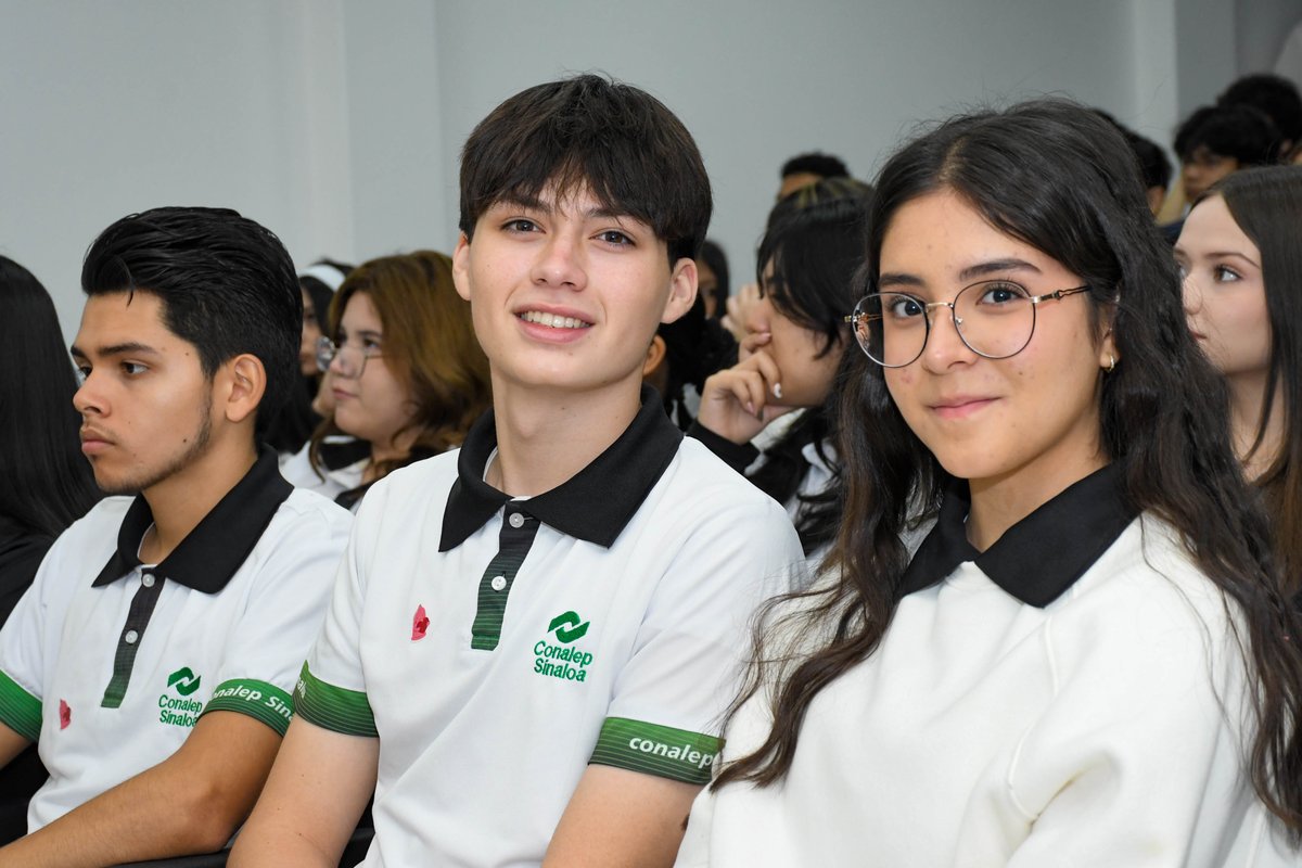 CONALEP Sinaloa, en coordinación con IMSS Bienestar y la secretaría de Salud, organiza un conversatorio dirigido a los estudiantes del plantel Juan de Dios Bátiz Culiacán I, sobre la importancia del uso del condón.
#OrgullosamenteCONALEP
#somosmasqueunaprepa
#YoElijoSerCONALEP