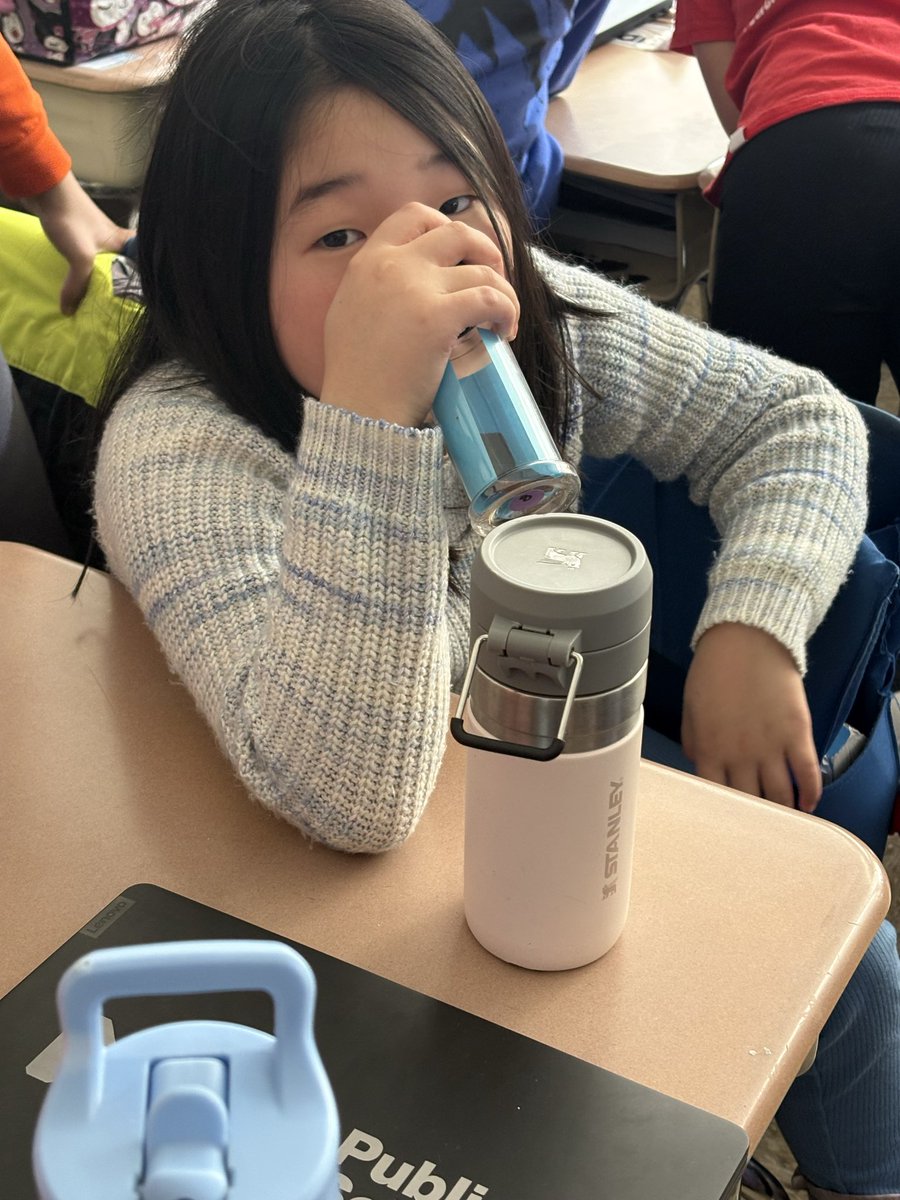 CounselorCalm's tweet image. Today in #MindUP we explored our sense of smell 👃🧠 We read Stop and Smell the Cookies and worked together to guess mystery scents. A fun, hands-on way to connect our brains, senses, and mindful breathing! #SEL #MindfulLearning #ElementaryEducation