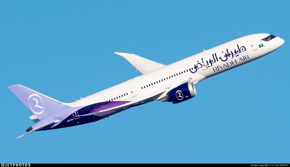 JetPhotos tweet picture