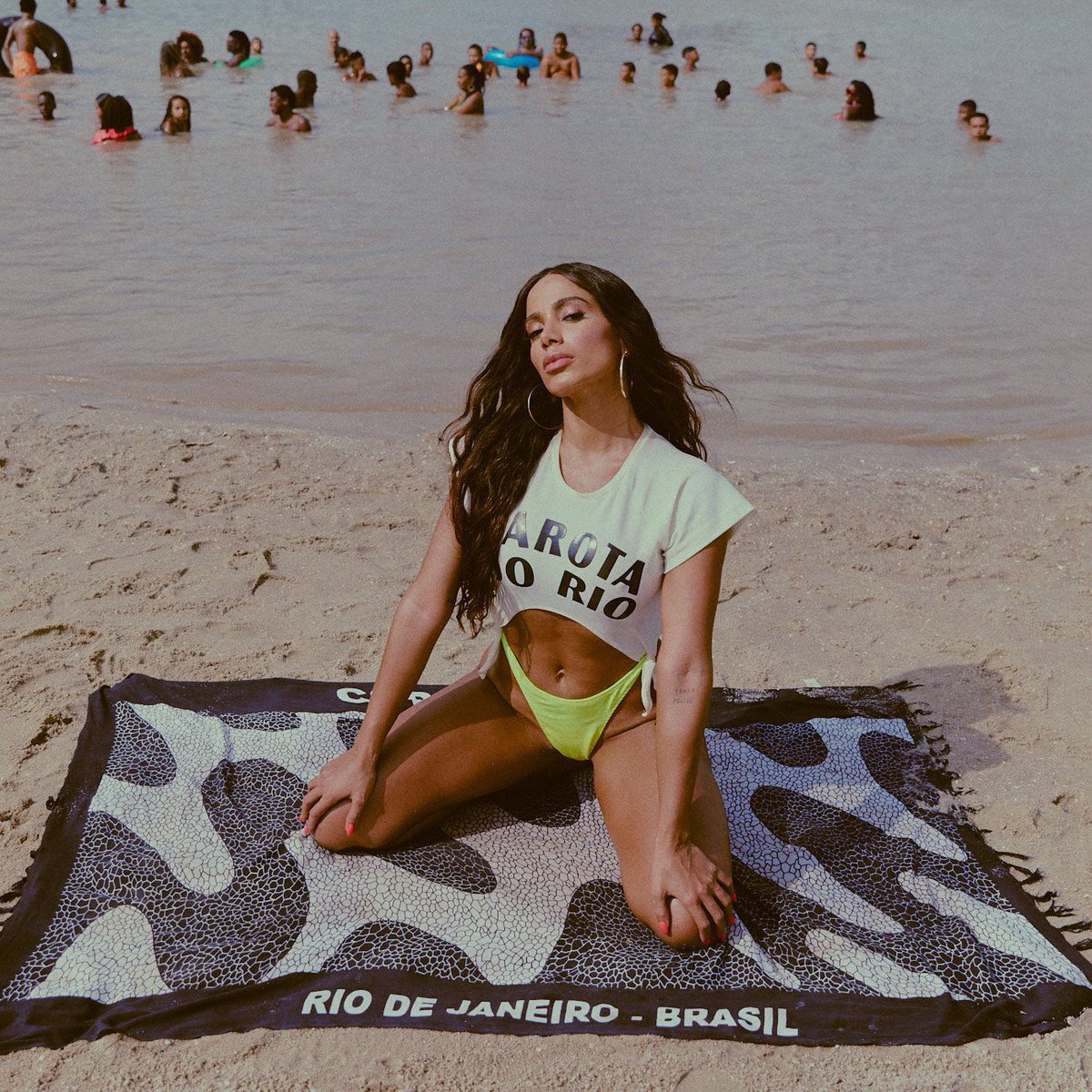 RedeAnittaBRs's tweet image. 🚨VEM AÍ! Anitta irá lançar "Girl From Rio Part. 2", no seu novo álbum de estúdio “Equilibrium”.