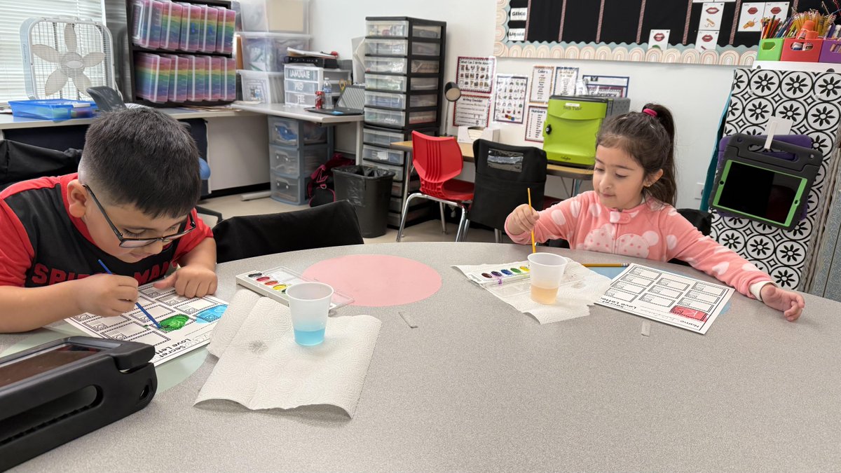 Mrs. Meckl's students celebrated Valentines Day by painting watercolors to reveal mystery letters and CVC words! #ebroadrunners #d15rocks
