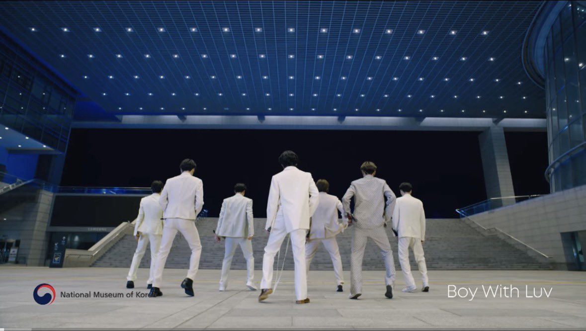 Que yo recuerde 7 coreanos ya hicieron una colaboración, haz tu chamba bien para la próxima