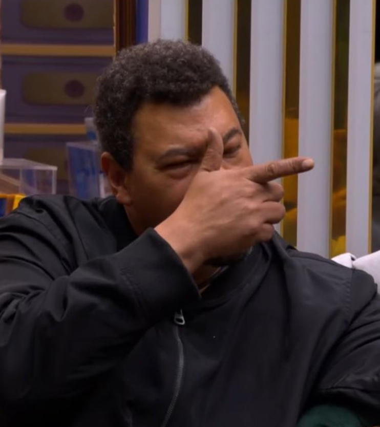 SiteJamesons's tweet photo. Não sei se o Babu vai vencer o #BBB26, mas diante da quantidade de páginas espalhando acusações falsas de machismo e agressão contra ele, chegando a associá-lo até a feminicídio, tenho certeza de que o valor do prêmio ele já garante só em indenizações.

Muita gente ainda acha que a internet é terra sem lei. Só que não: é quase certo que a equipe dele esteja registrando tudo, e em breve os responsáveis vão receber as devidas notificações.

Tem até página oficial fazendo isso, hein? Esses tweets vão sair caro.