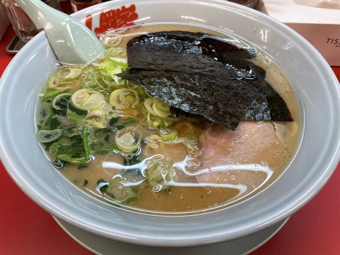 朝ごはんの山岡家醤油ラーメンです 