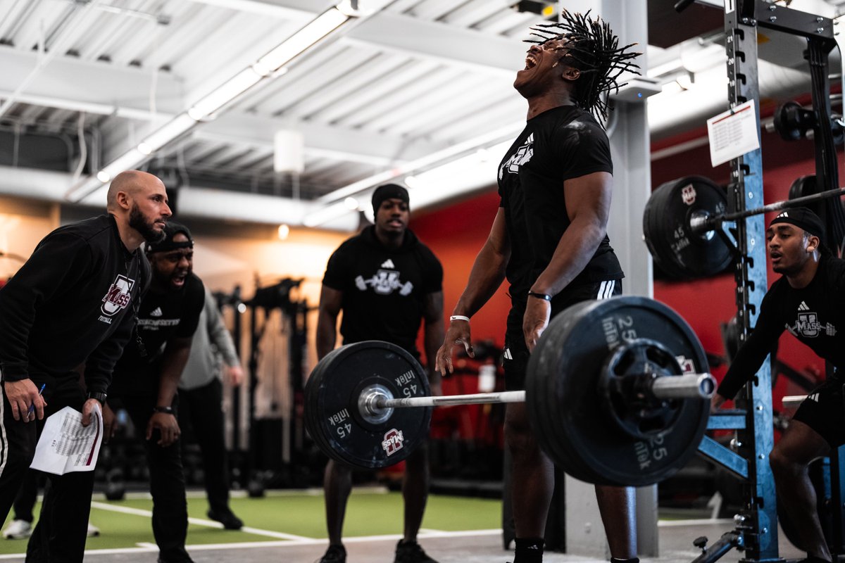 UMass Football tweet media