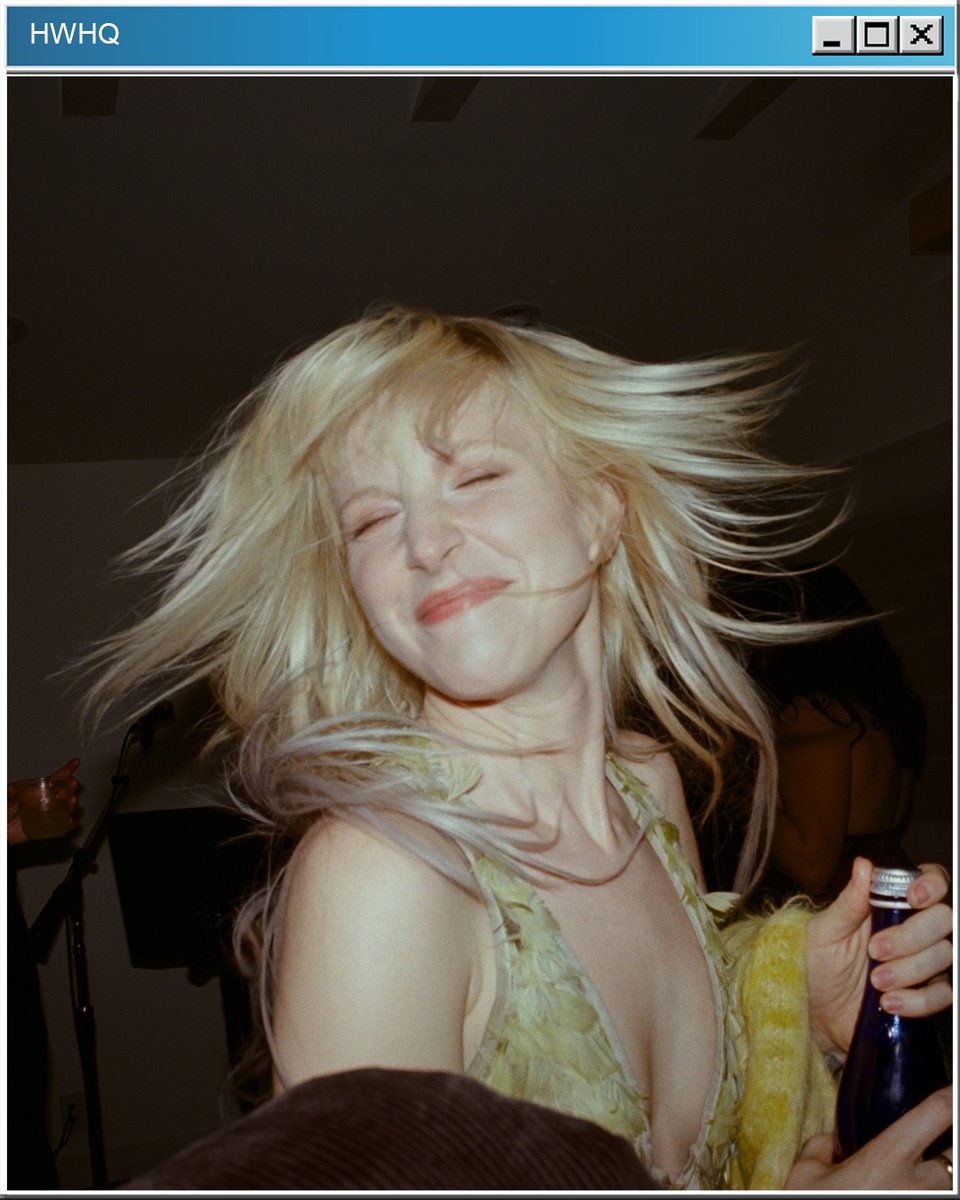 paramorebrasil's tweet image. O look que nos roubaram de ver! 

Novas fotos de Hayley Williams no dia da cerimônia do #GRAMMYs, por Zachary Gray 📷