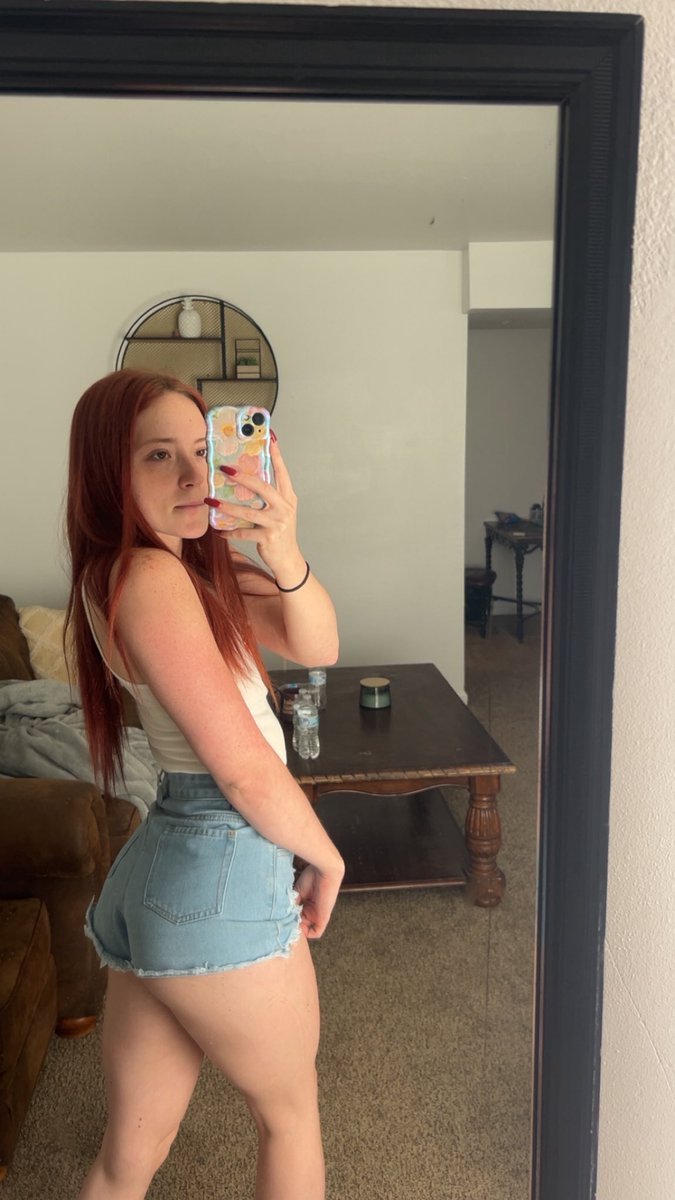 Rileylyn04's tweet photo. Am I your favorite yet?🫦 https://t.co/0KsdIDyS9g