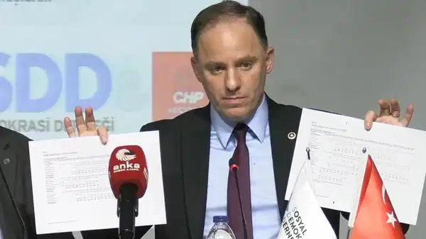 Yavuzyılmaz özelleştirme planına dikkat çekti: 25 yılda en az 48 milyar dolar, vatandaşın cebinden şirketlerin kasasına…
cumhuriyet.com.tr/turkiye/yavuzy…