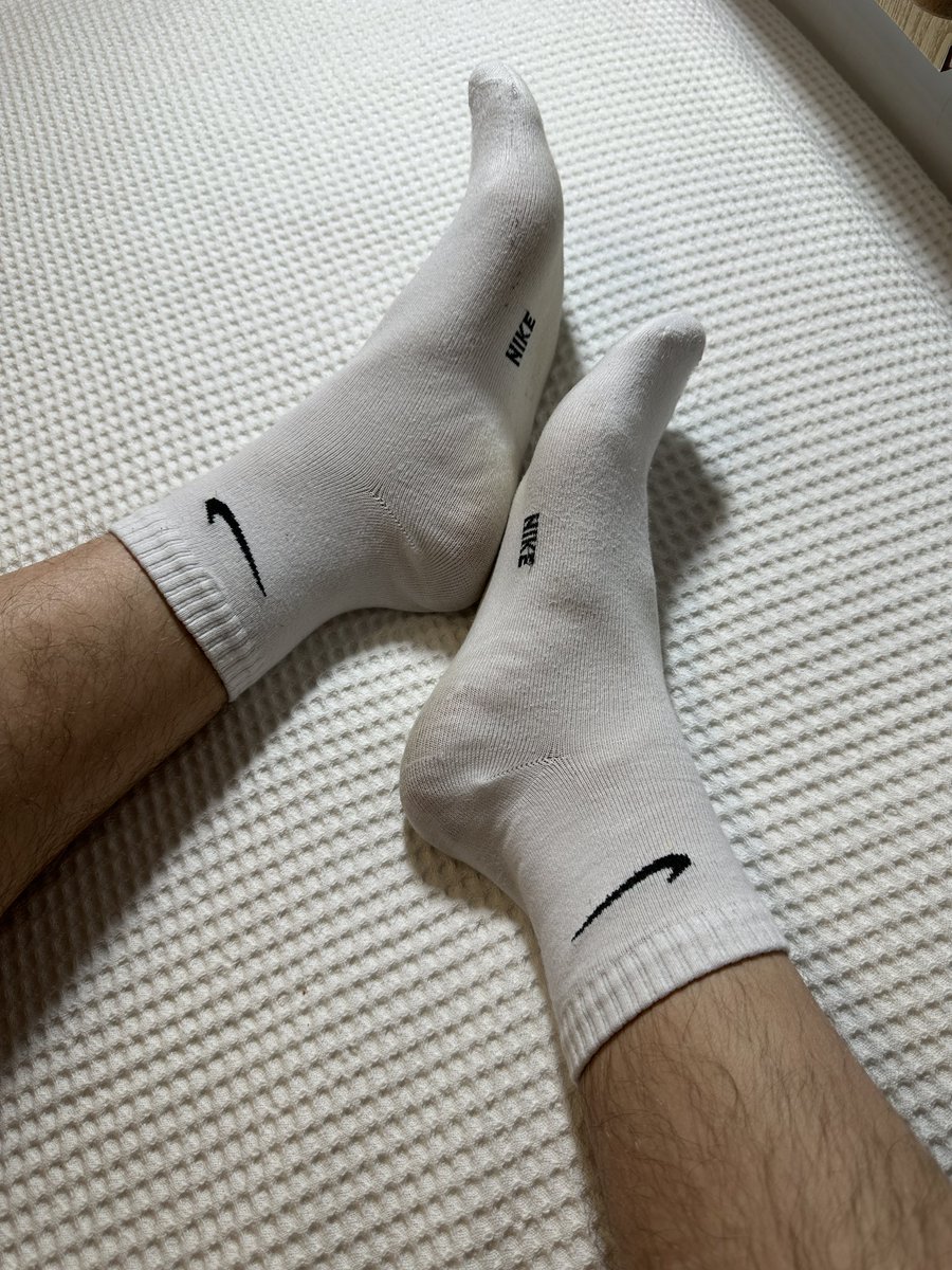 yourhardbro's tweet image. Chudai🥵
Smell my sweaty socks after a workout