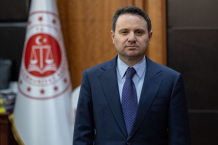 sputnik_TR's tweet photo. 🔶Resmi Gazete’de yayımlanan kararla Akın Gürlek Adalet Bakanı, Mustafa Çiftçi ise İçişleri Bakanı oldu https://t.co/jdyMrmwO85