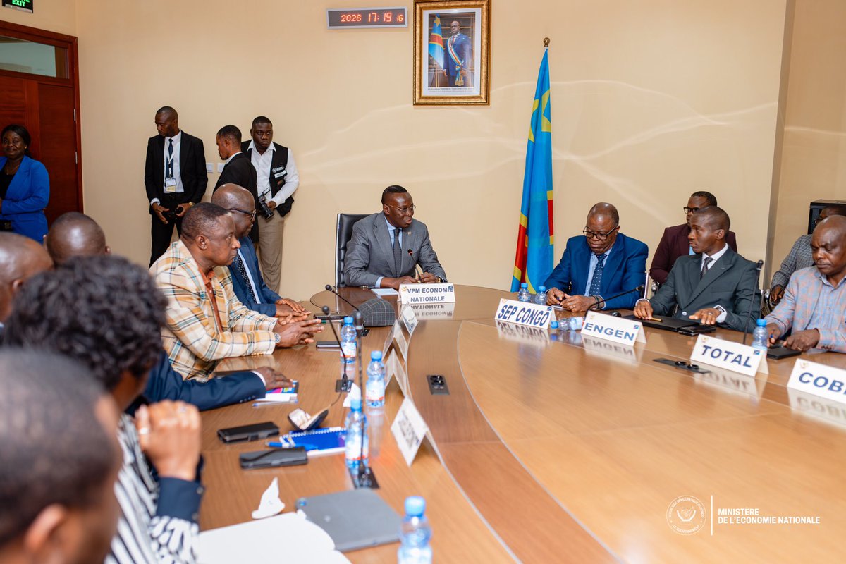 _new_image's tweet photo. Le Vice-Premier Ministre, Ministre de l’Économie nationale, Daniel Mukoko Samba, a conduit ce mardi les travaux de certification des Pertes et Manques à Gagner (PMAG) du secteur pétrolier, en présence des différentes parties prenantes.

Pour le 4ᵉ trimestre 2025 – Zone ouest https://t.co/p5ntAgFBdF