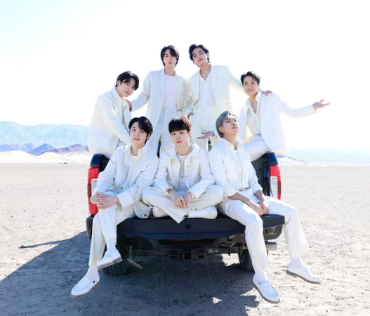 AboutMusicYT's tweet photo. BTS will officially release their album, ARIRANG, in 5 weeks. https://t.co/9Qtk8OCKaD
