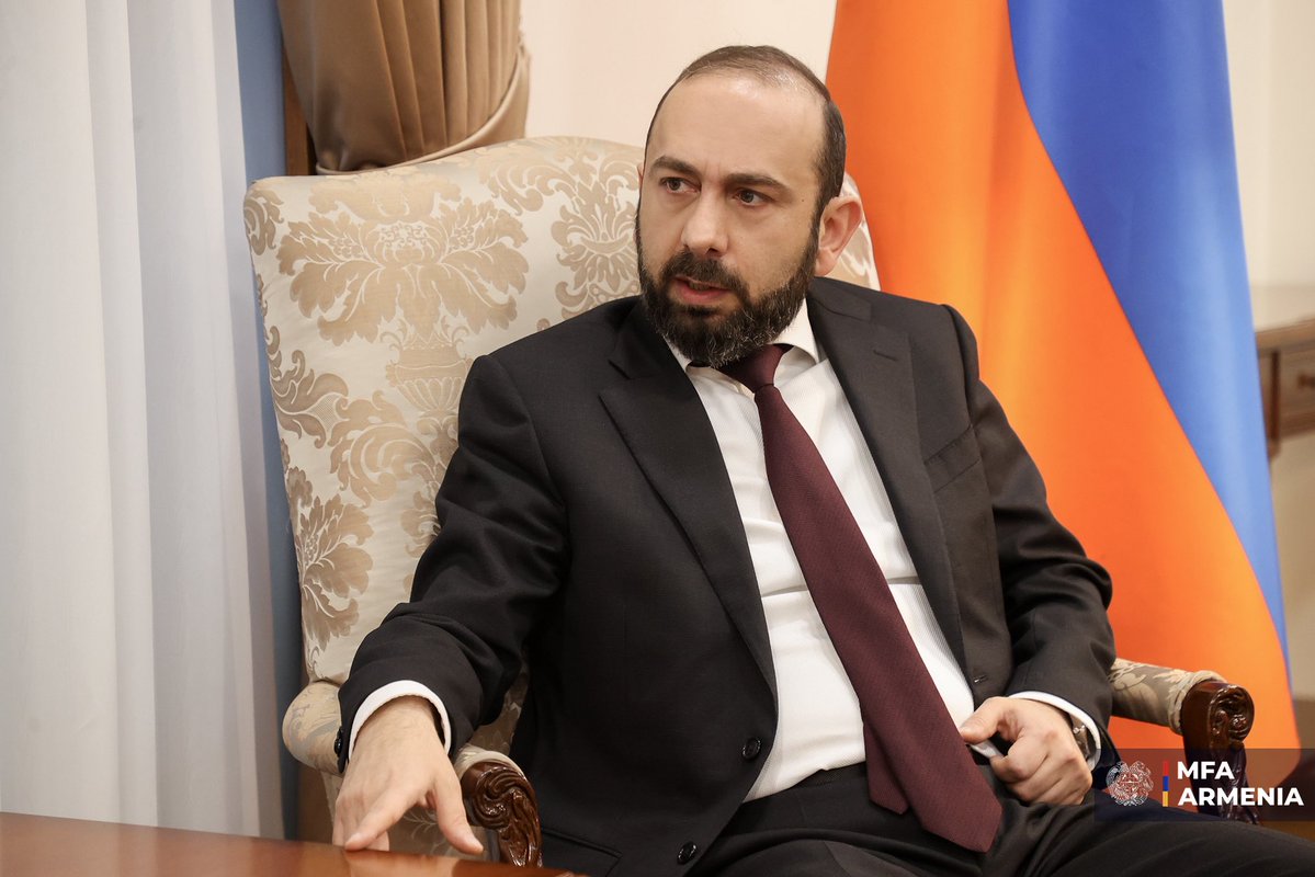 AraratMirzoyan's tweet image. Following the discussions w/in @VP JD Vance’s visit, had a productive talk w/🇺🇸 @UnderSecE Jacob Helberg.

A key component of 🇦🇲-🇺🇸 strategic partnership is expanding economic &amp;amp; high-tech cooperation including through implementation of MOUs in the fields of AI &amp;amp; semiconductors.
