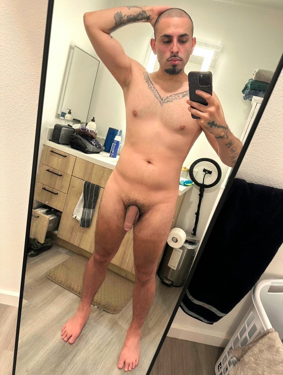 Mykee650's tweet photo. I love being uncut 😏 https://t.co/hyfKxY59M8