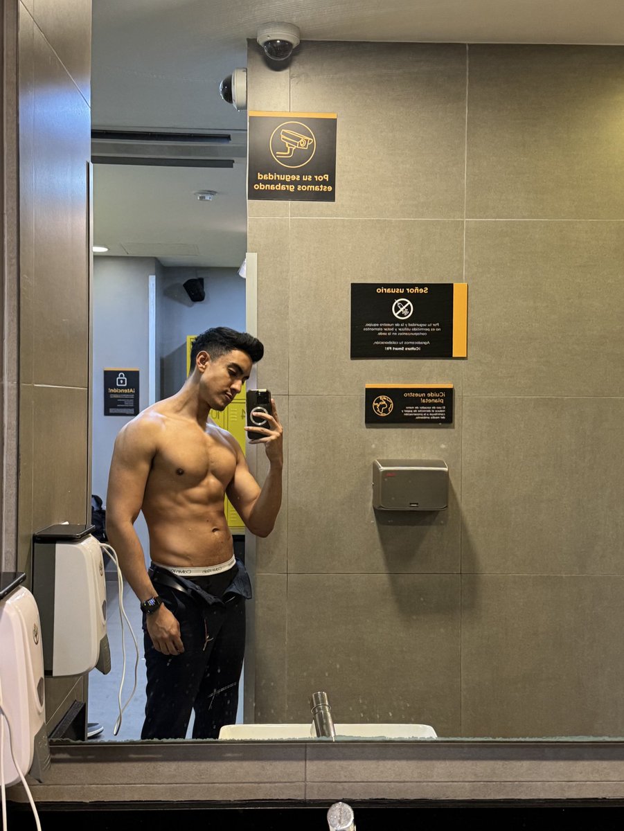 JorgEstradaF's tweet photo. Pre - Post workout https://t.co/cIlRWQPkqi
