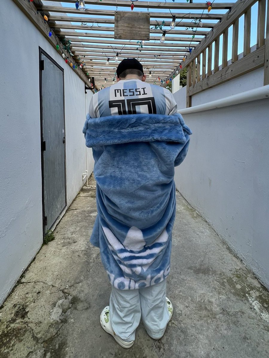 BBPRTV's tweet image. Bad Bunny ha llegado a Argentina. 🇦🇷