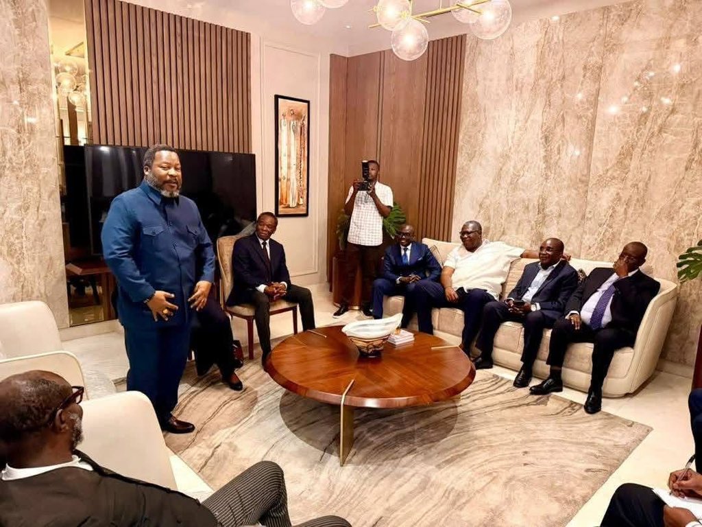 FoB2008's tweet photo. Earlier today, the Legal Team of the NPP 2012 Presidential Election petition paid a courtesy visit to Dr. Mahamudu Bawumia at his residence to congratulate him on his resounding victory in the recently concluded NPP presidential primaries.

#WinWithBawumia https://t.co/i4DcPdYK03