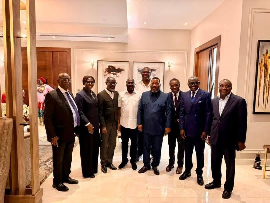 FoB2008's tweet photo. Earlier today, the Legal Team of the NPP 2012 Presidential Election petition paid a courtesy visit to Dr. Mahamudu Bawumia at his residence to congratulate him on his resounding victory in the recently concluded NPP presidential primaries.

#WinWithBawumia https://t.co/i4DcPdYK03