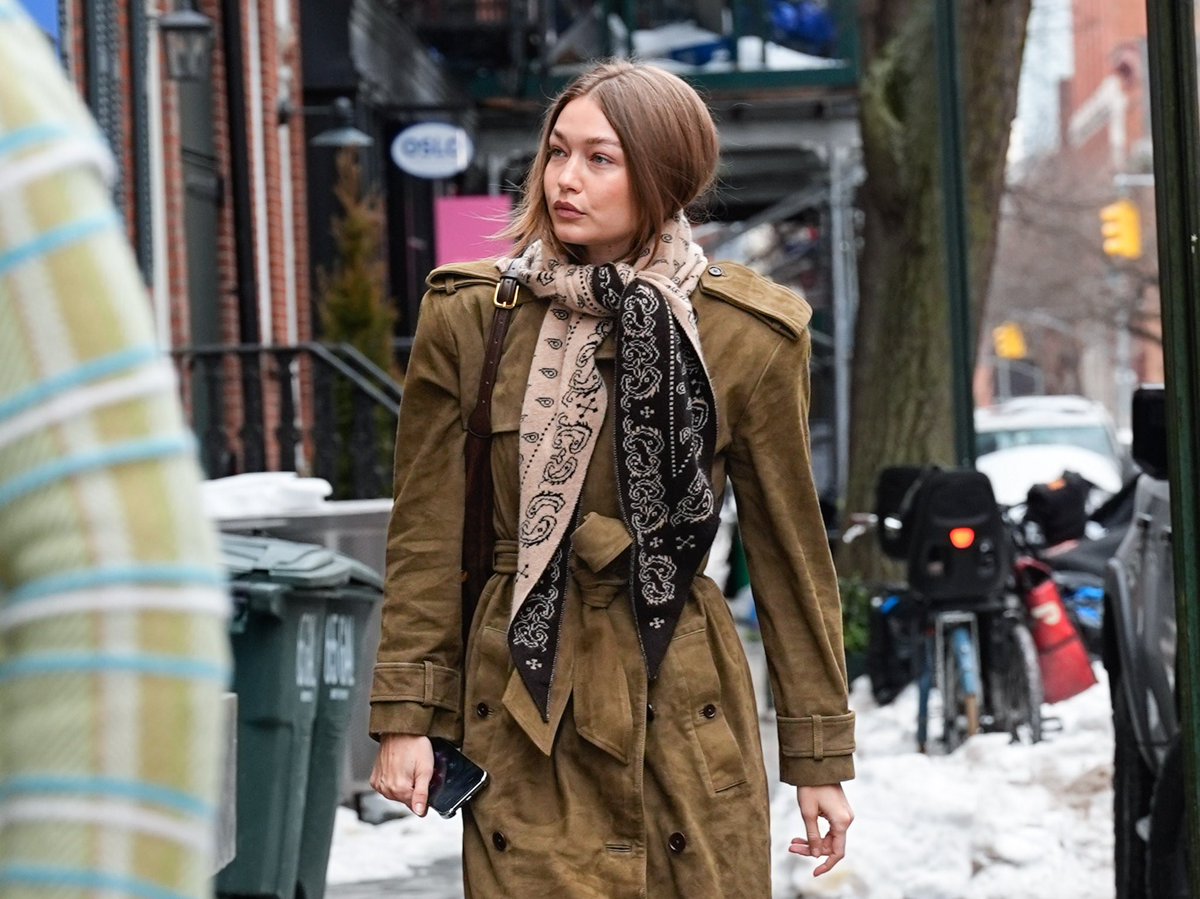 📸| Gigi Hadid el día de hoy caminando por las calles de New York. - 10/02 

Más fotos: gigihadidargentina.sosugary.com