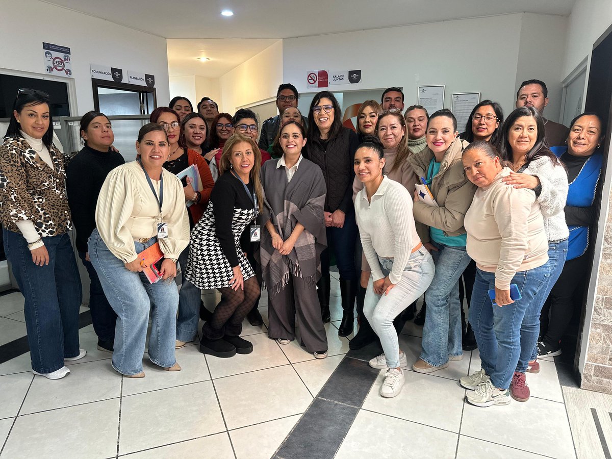 El personal del <a href="/IMMDURANGO/">Instituto de la Mujer Durango Capital</a> se capacitó en Alerta de Género por parte del <a href="/IEMDgo_/">Instituto Estatal de las Mujeres</a>  con el objetivo de fortalecer la atención, mejorar acciones y dar cumplimiento a las recomendaciones. La capacitación constante es clave para avanzar en la defensa de los derechos de las mujeres.